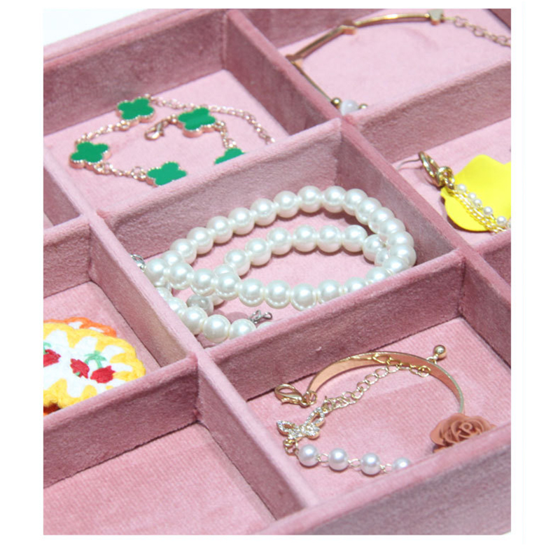 Różowa aksamitna taca ekspozyc – Jewelry And Watches Stores recenzja i cena