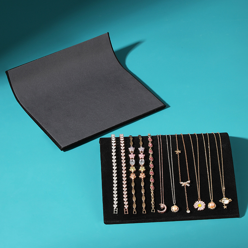 Czarna aksamitna taca ekspozyc – Jewelry And Watches Stores recenzja i cena