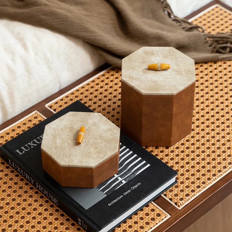 Luksusowe, ośmiokątne pudełko  – Jewelry With Watches recenzja i cena
